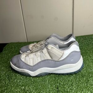 Size 1Y- Jordan 11 Retro Low
Pure Violet
